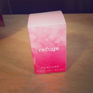 Body spray .. ( rue 21 )